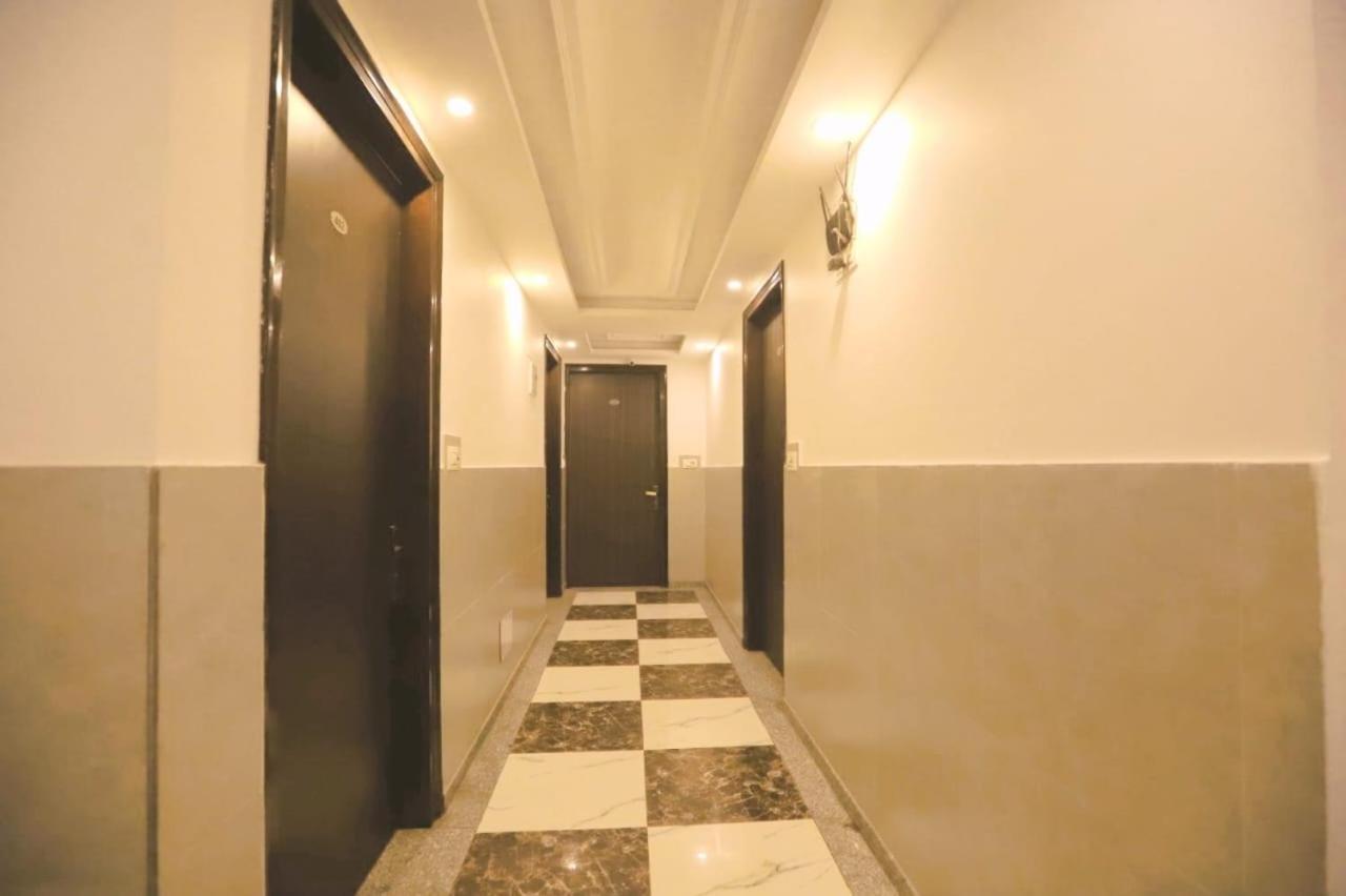 Hotel Almora Sky Near By Delhi International Airport With - Free Airport Pickup And Drop Nuova Delhi Esterno foto