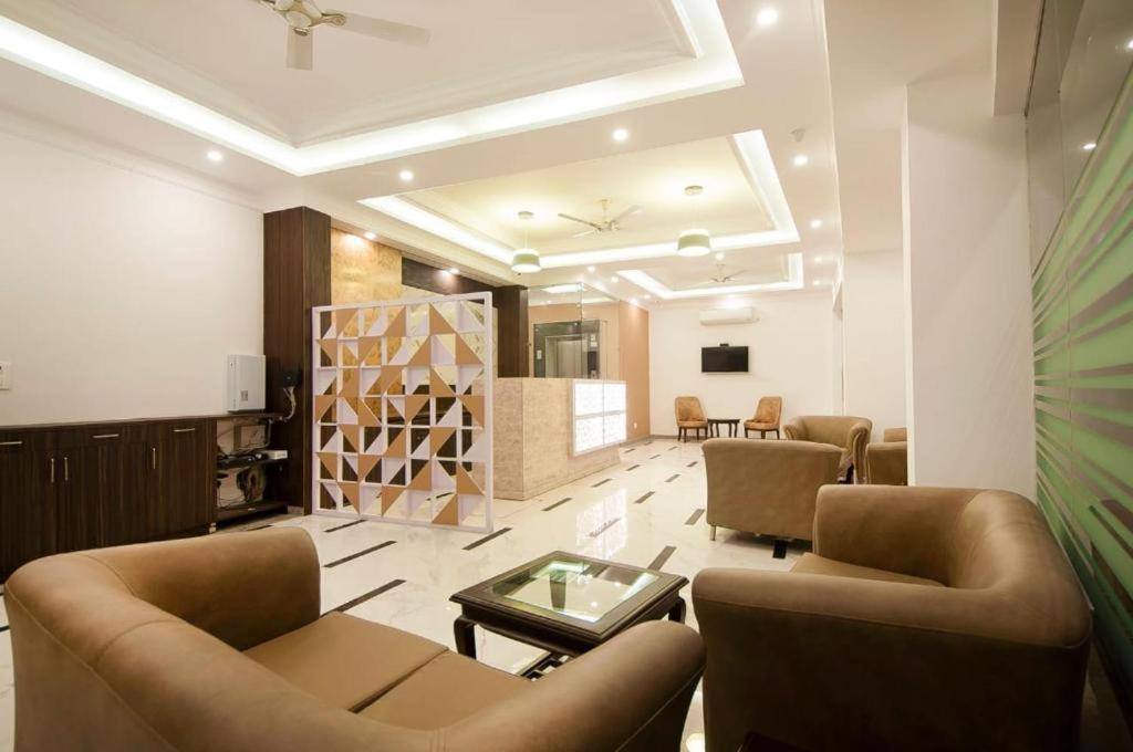 Hotel Almora Sky Near By Delhi International Airport With - Free Airport Pickup And Drop Nuova Delhi Esterno foto