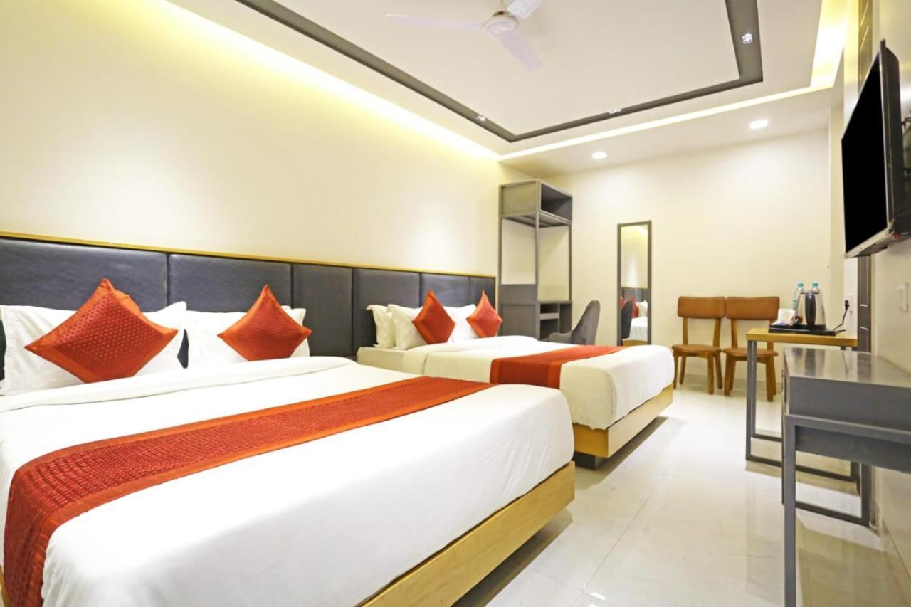Hotel Almora Sky Near By Delhi International Airport With - Free Airport Pickup And Drop Nuova Delhi Esterno foto