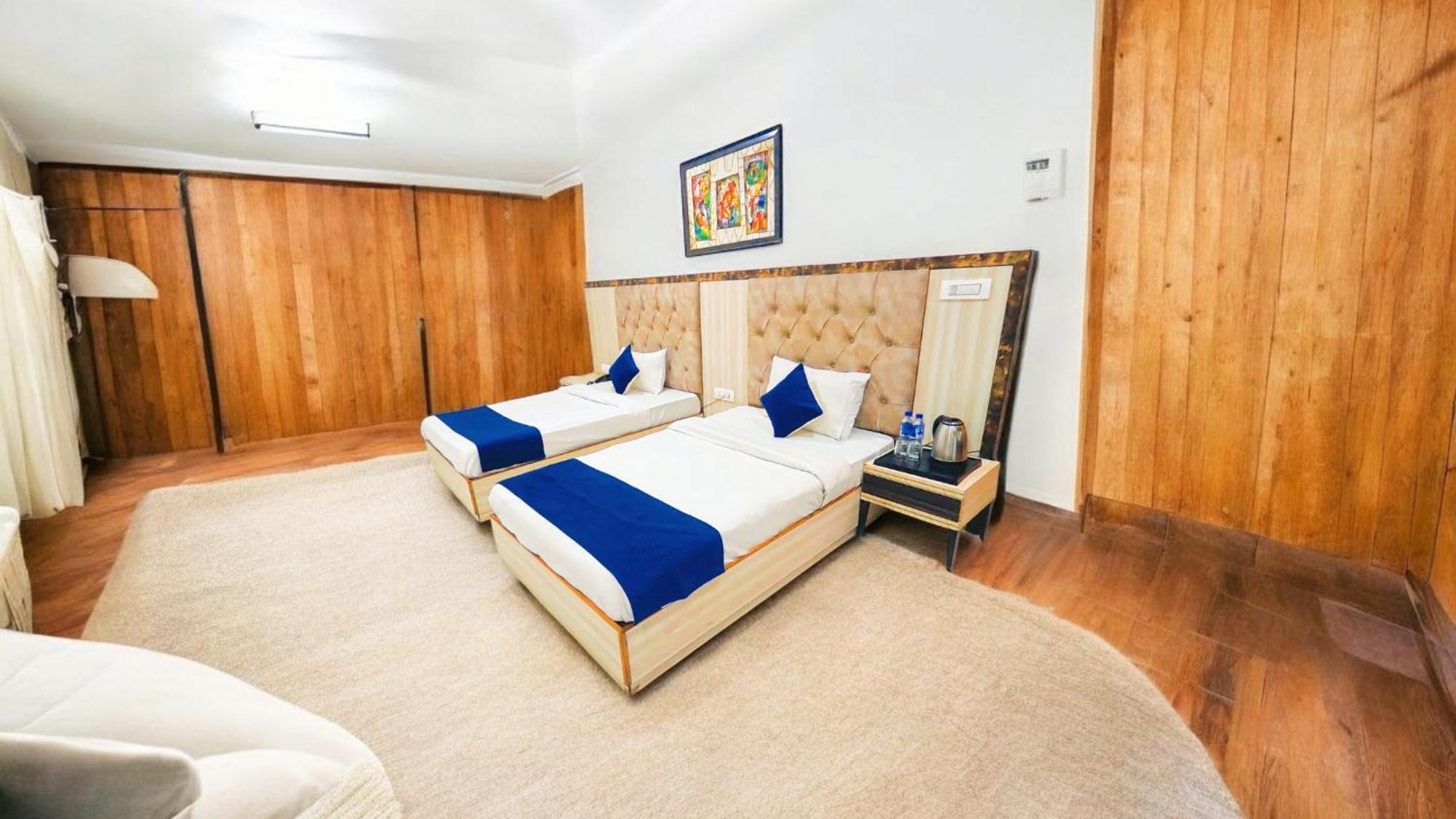 Hotel Almora Sky Near By Delhi International Airport With - Free Airport Pickup And Drop Nuova Delhi Esterno foto