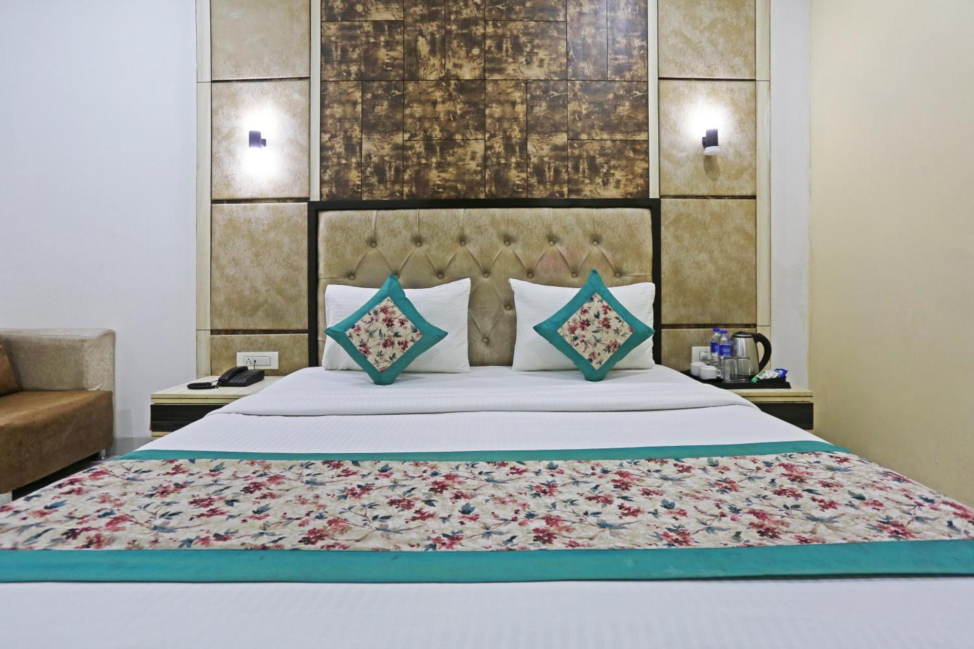 Hotel Almora Sky Near By Delhi International Airport With - Free Airport Pickup And Drop Nuova Delhi Esterno foto