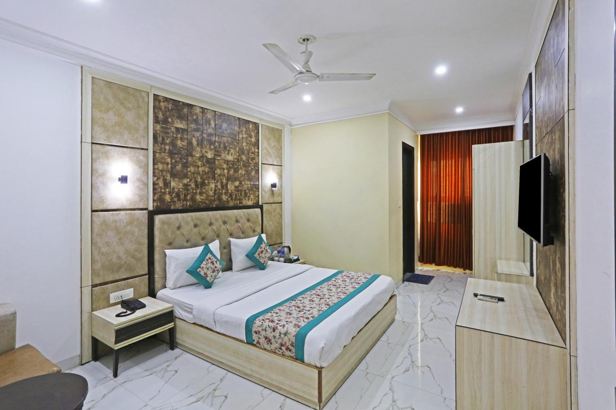 Hotel Almora Sky Near By Delhi International Airport With - Free Airport Pickup And Drop Nuova Delhi Esterno foto