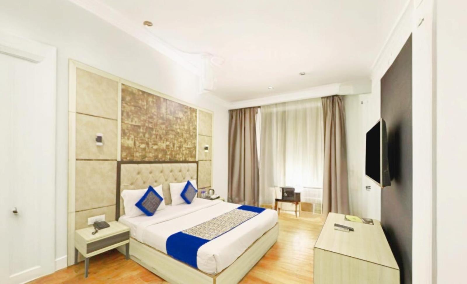 Hotel Almora Sky Near By Delhi International Airport With - Free Airport Pickup And Drop Nuova Delhi Esterno foto